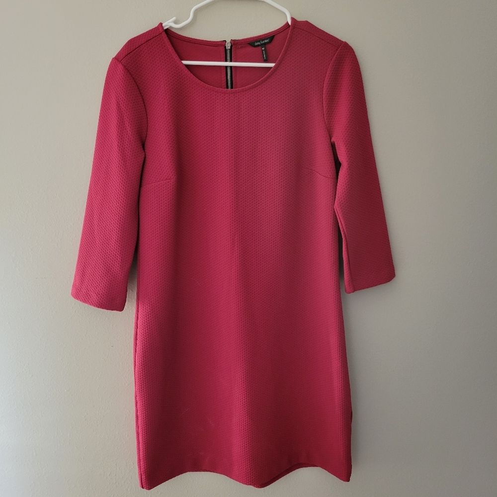 Pink sheath dress by Daisy Fuentes